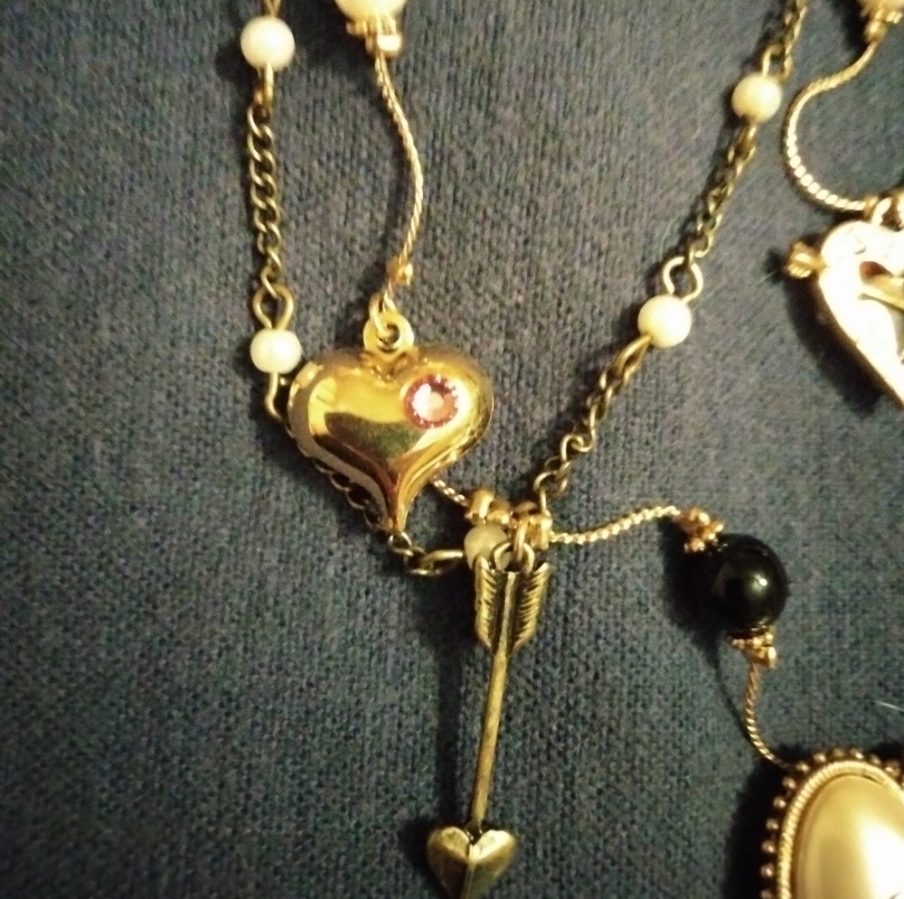 gold-tone BETSEY JOHNSON layered charm necklace BE MINE Valentine Hearts BJ - Picture 11 of 13